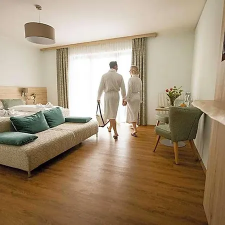 Hotel Moenichwalderhof 3*