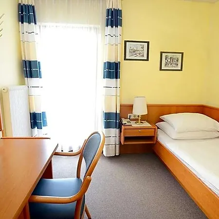 Moenichwalderhof 3*